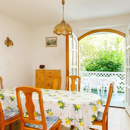 Elisabeth By Interhome Nyaraló